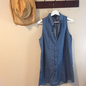 Forever 21 Size M sleeveless buttonup denim dress